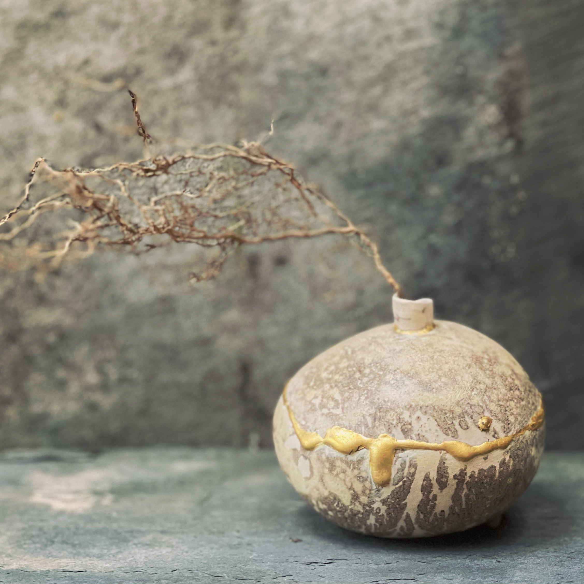 pebble pot - obvara with kinsugi