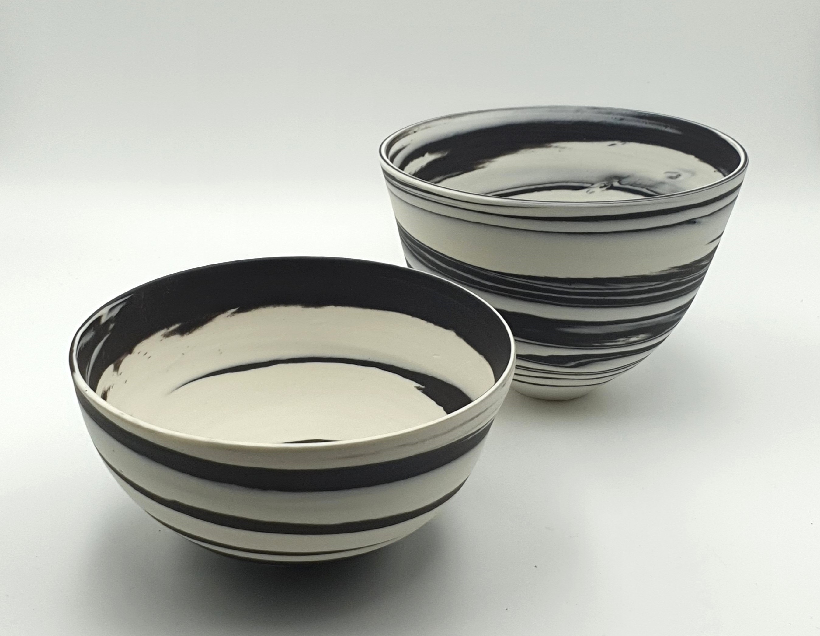 Porcelain agateware bowls